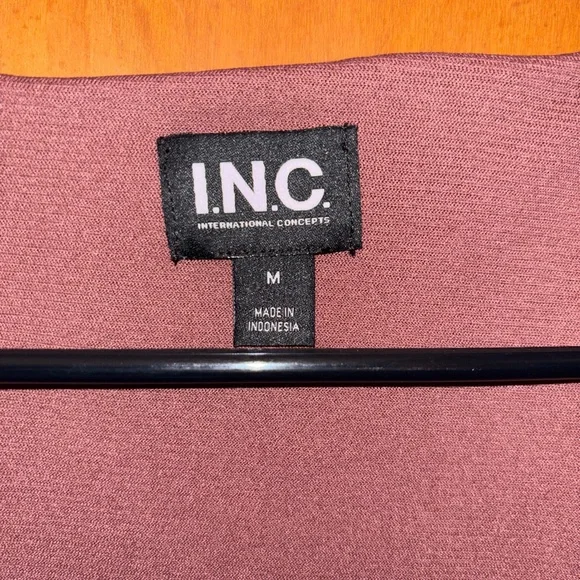 NWT EXPRESS COLD SHOULDER TOP - Picture 3 of 6